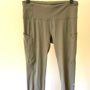 Lululemon olive green leggings size 8 Fast and Free 25"